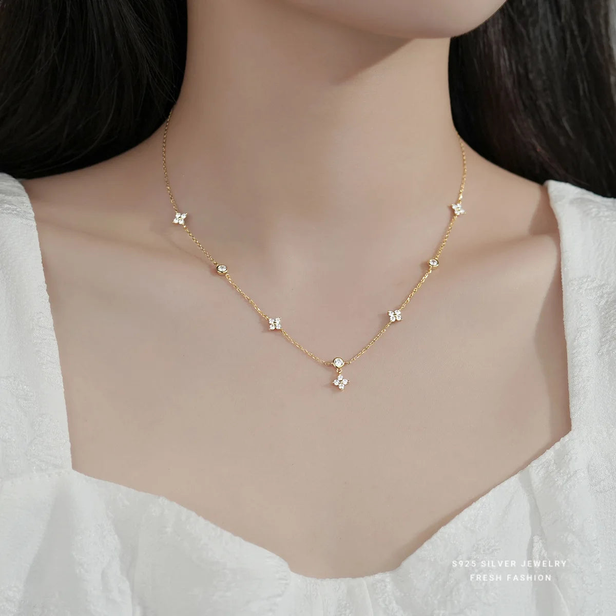 Delicate Sparkling Necklace